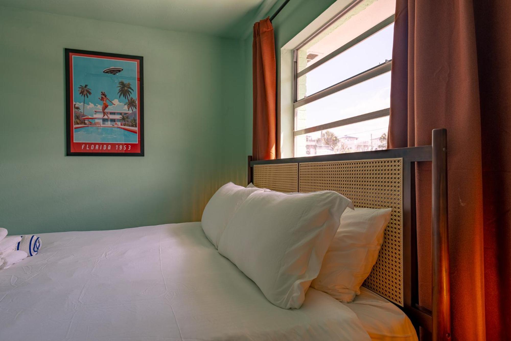 Monaco Vacation Rentals Clearwater Beach Exterior photo